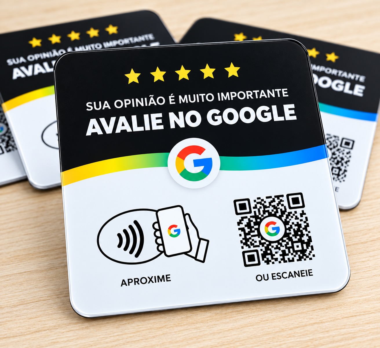 Plaquinha preta de avaliação do Google com NFC e QR Code